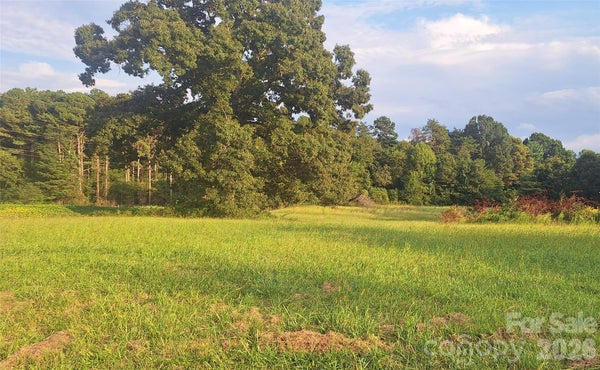 6736 STARTOWN RD, MAIDEN, NC 28650 - Image dfff413a53d7d8faa07352d8068a9433/139770042