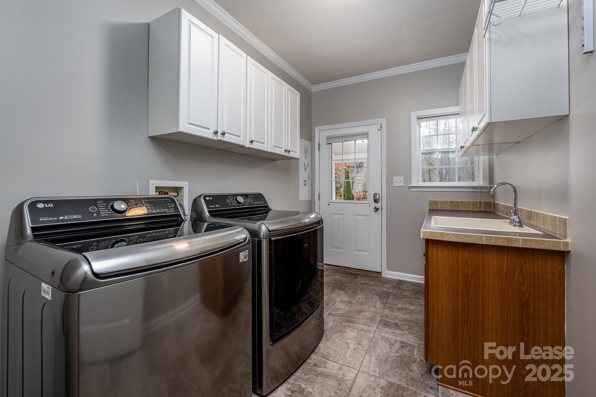 Donaphan Hills - Residential Lease