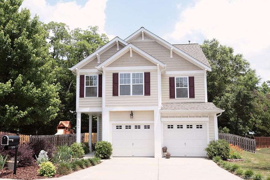 BRAND NEW CARPET, HARDWOODS, and PAINT (TOP TO BOTTOM)! "LIKE NEW" in every sense of the meaning. Installation complete May 27, 2015. Gorgeous gourmet-like kitchen with eat-in breakfast room perfect for entertaining.  In-ground playground surrounded by plush landscaping, fruit trees and garden.  Award winning Fort Mill schools. LOW TAXES! Conveniently located to I-77. Large cul-de-sac lot, wooded back, tons of privacy. Walking distance to Pleasant Knoll Elem and community pool. SIDEWALKS too!!