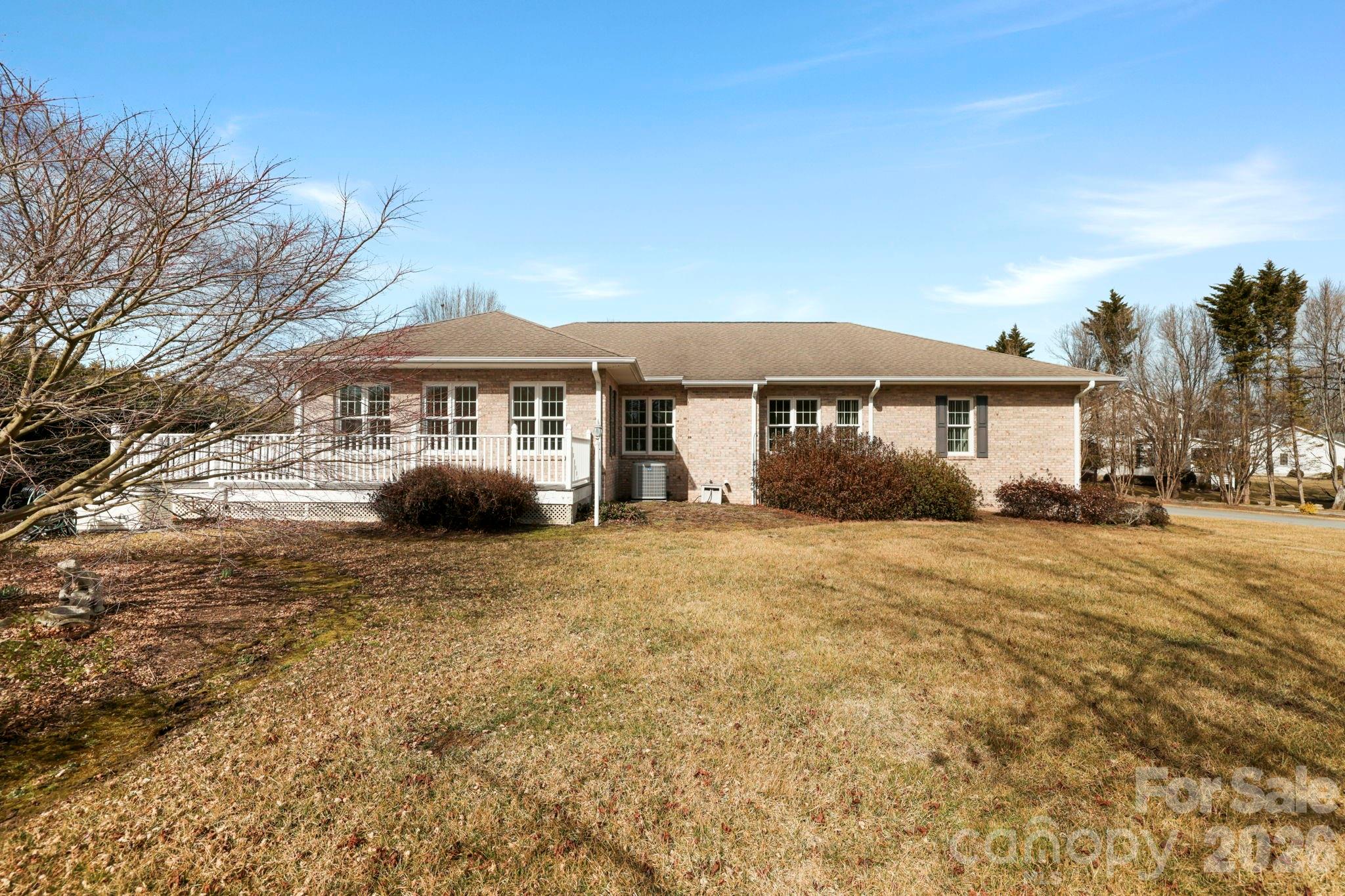 390 Classic Oaks Circle