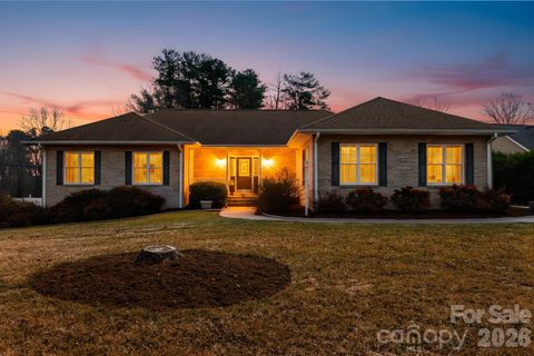 390 Classic Oaks Circle Hendersonville NC 28792
