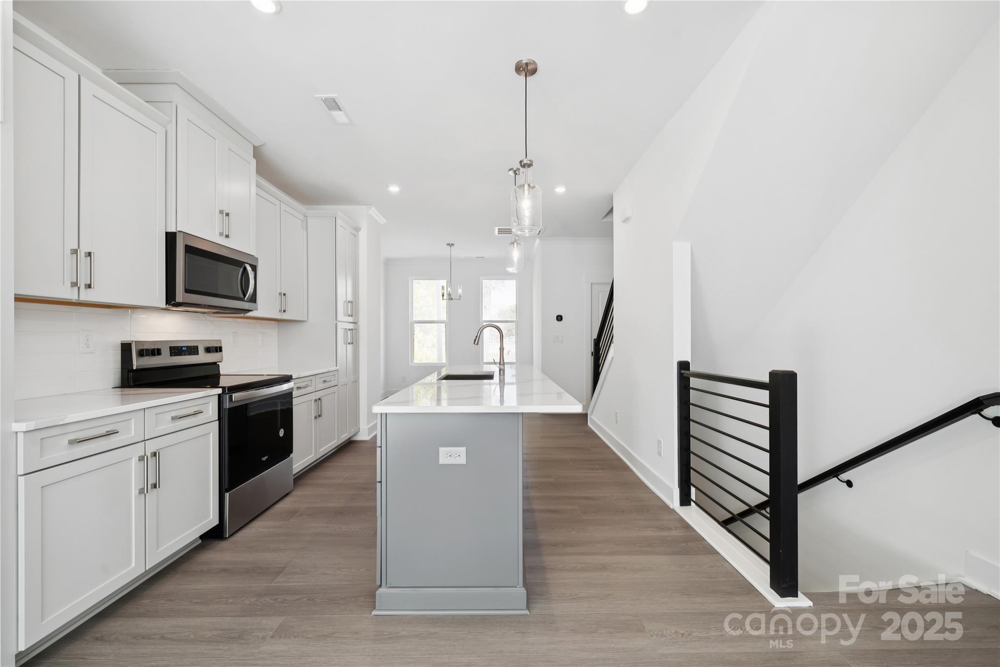 1354 Hamilton Street 06