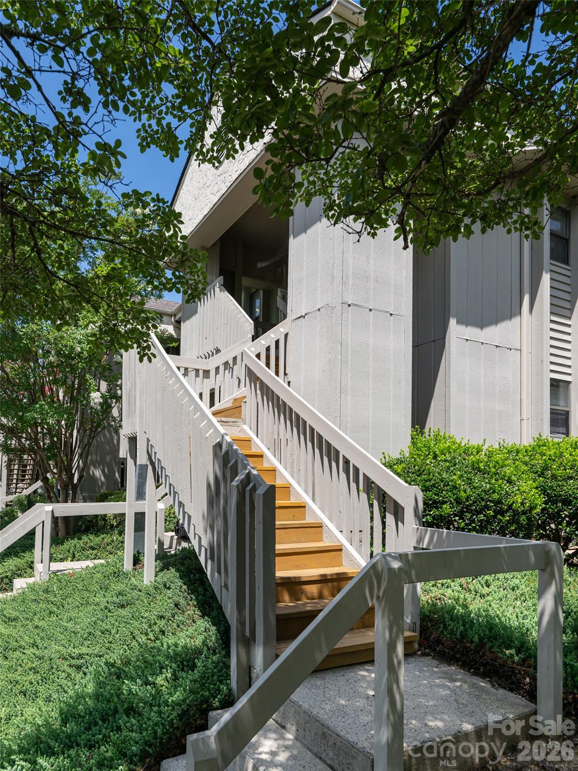 1406 Abbey Circle