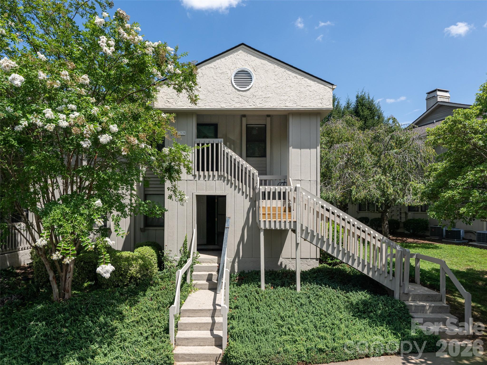 1406 Abbey Circle