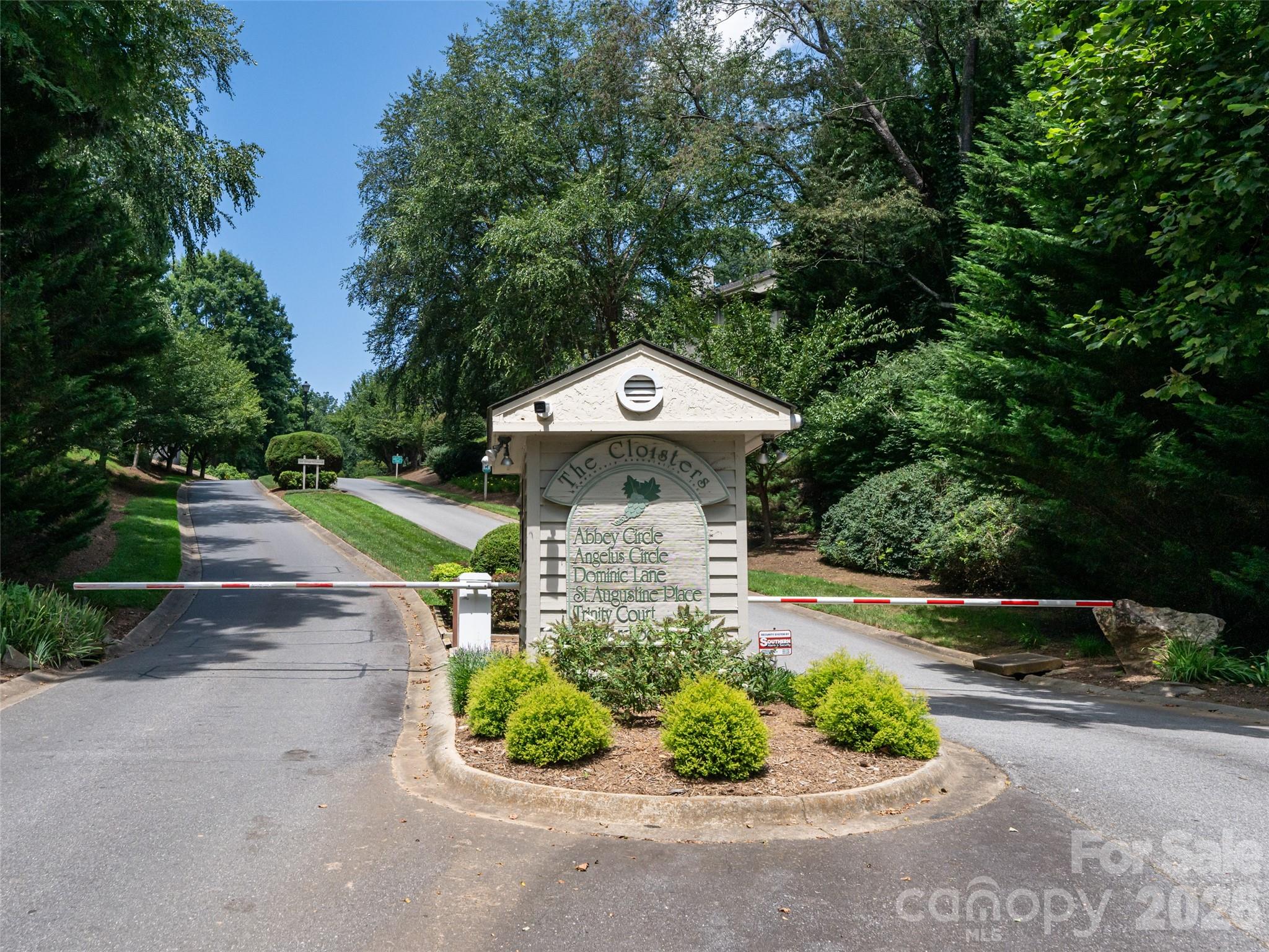 1406 Abbey Circle