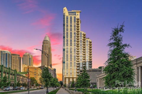 Photo of 333 W Trade Street W #708, Charlotte, NC 28202 (MLS # 4408402)