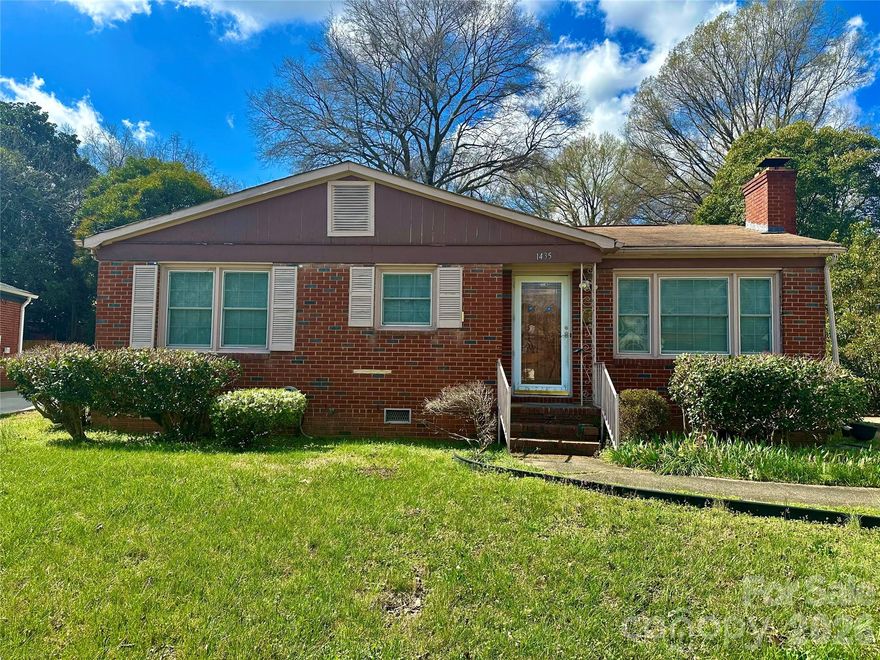 Fantastic opportunity to make this home customized to your liking! This neighborhood's properties are undergoing renovations and new builds in close proximity to Uptown, parks, schools and all CLT has to offer. The back yard is completely fenced in for cookouts, kids and dog owners. With a little TLC, this 3 bedroom, 1 bath home will be the perfect starter home!