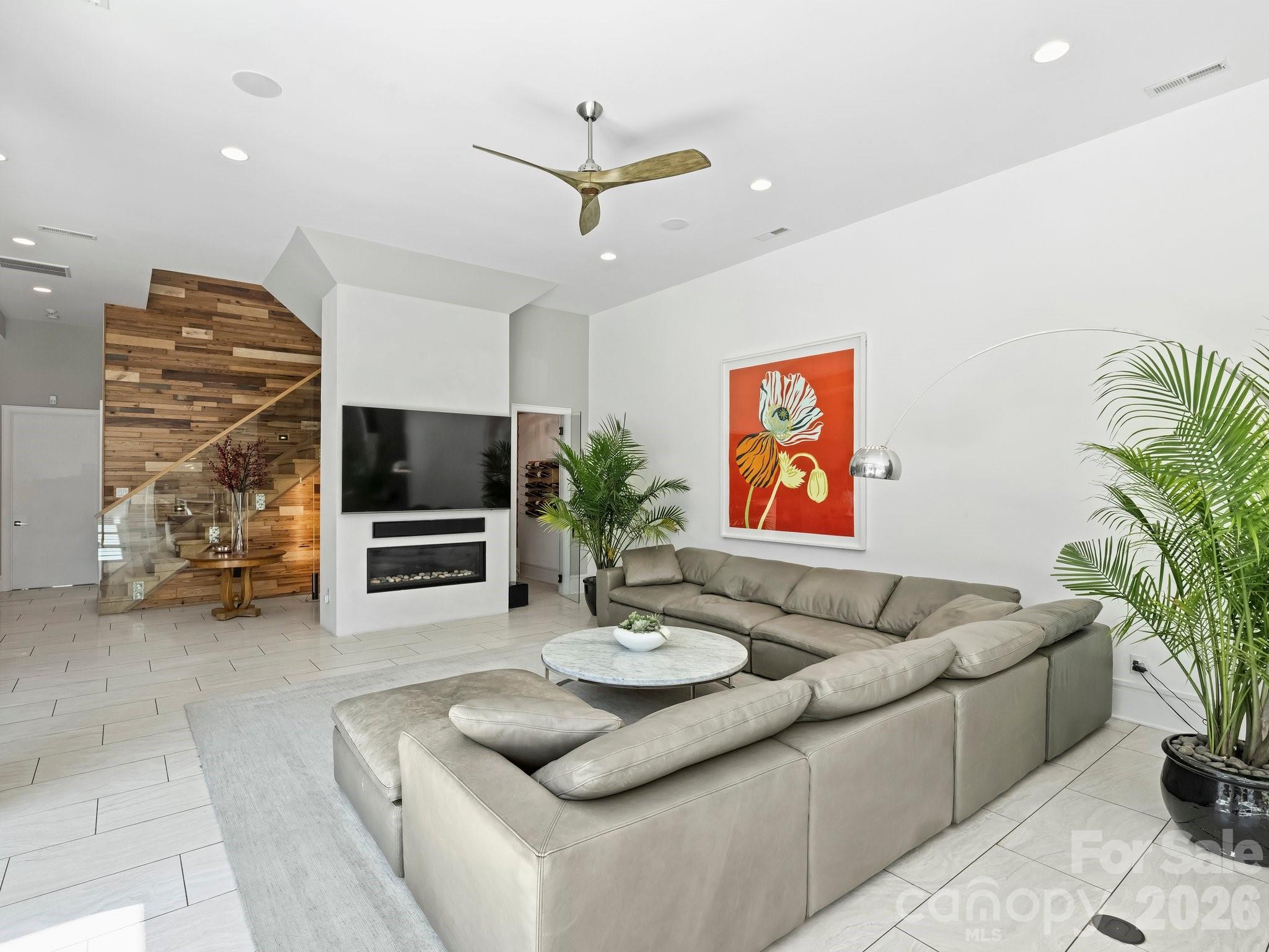 Elizabeth - Residential