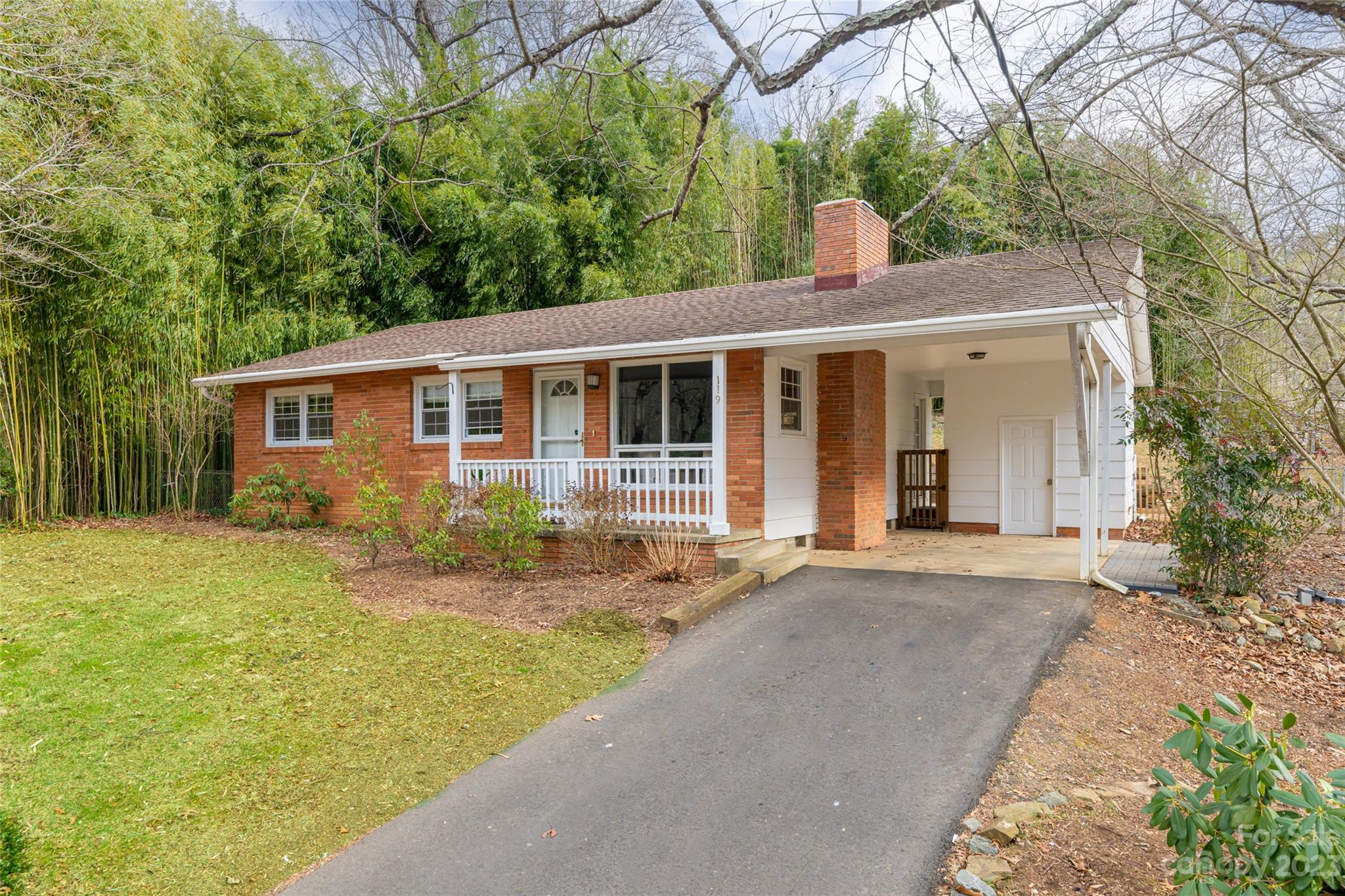 Royal Pines - Residential