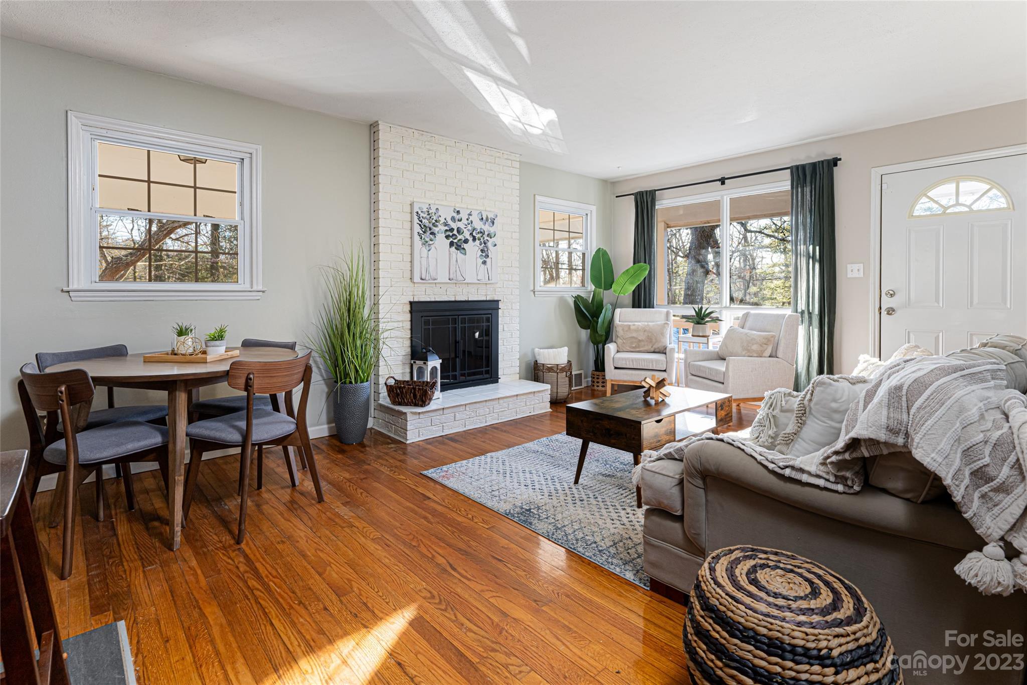 Royal Pines - Residential