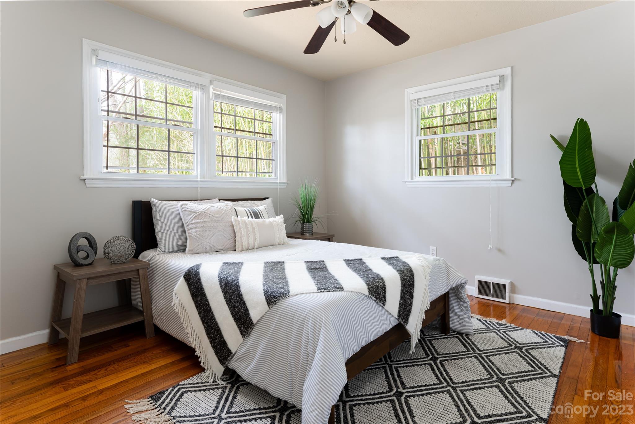 Royal Pines - Residential