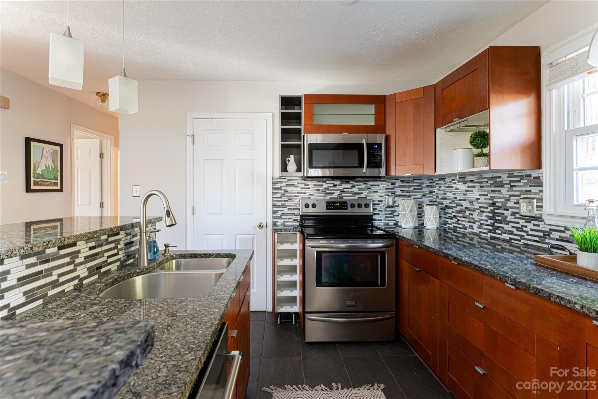 Royal Pines - Residential