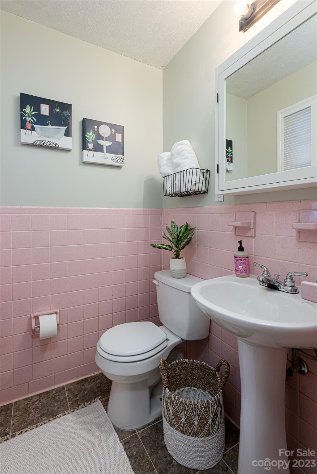 Royal Pines - Residential