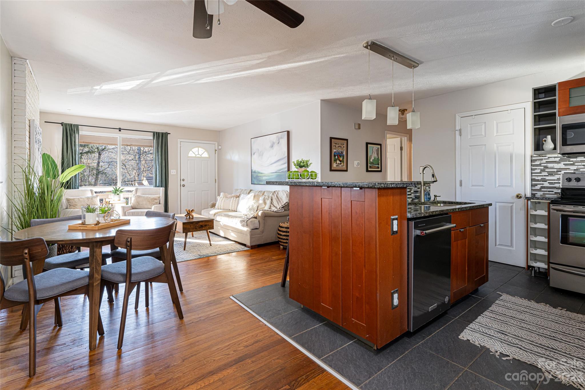 Royal Pines - Residential