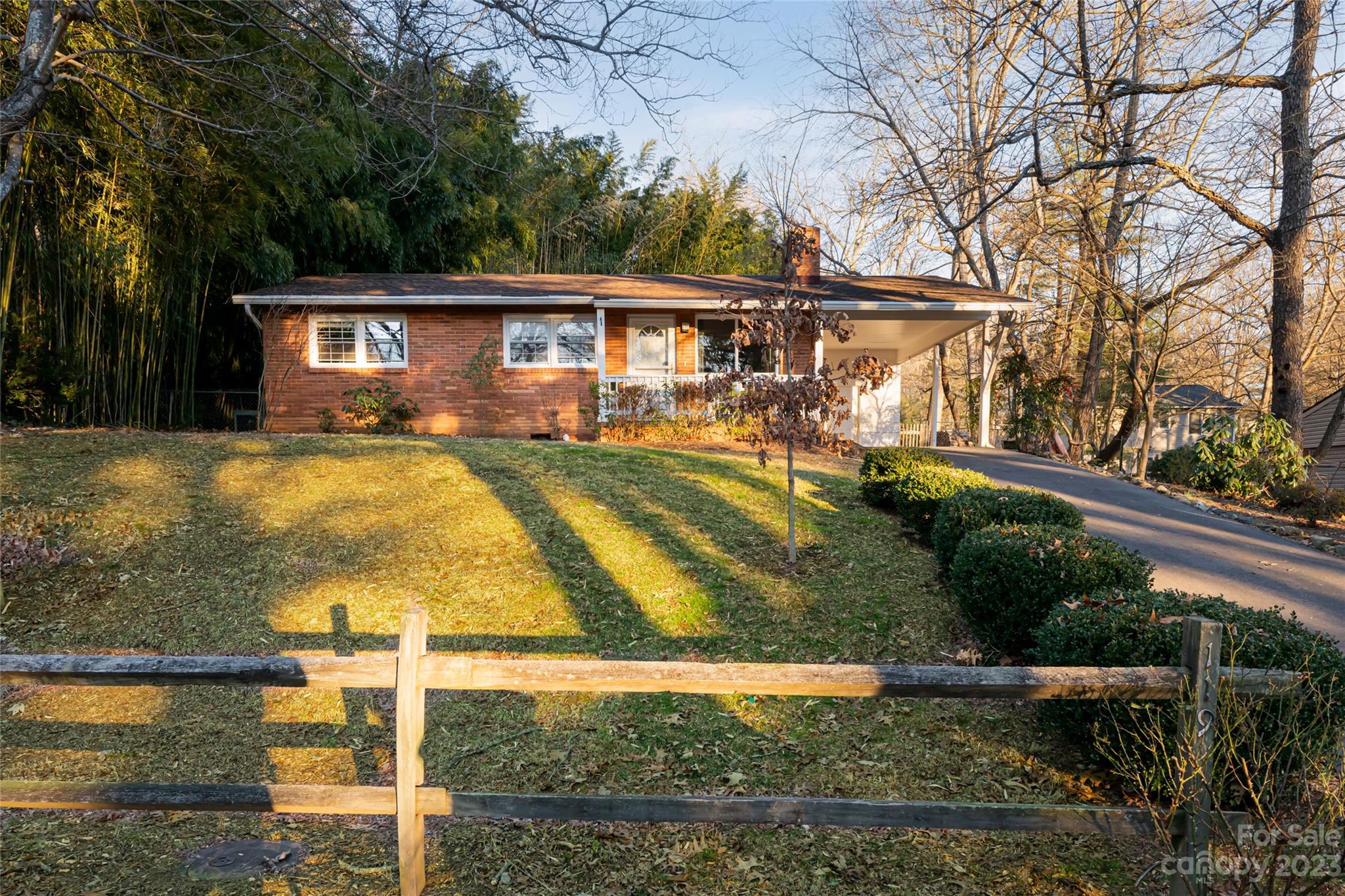 Royal Pines - Residential