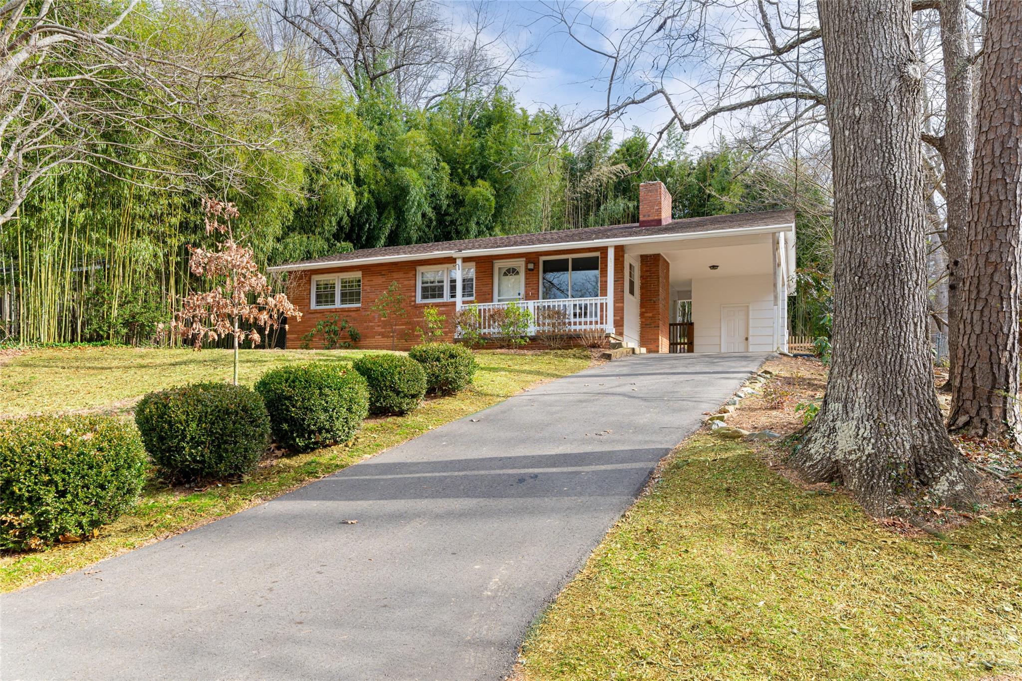 Royal Pines - Residential