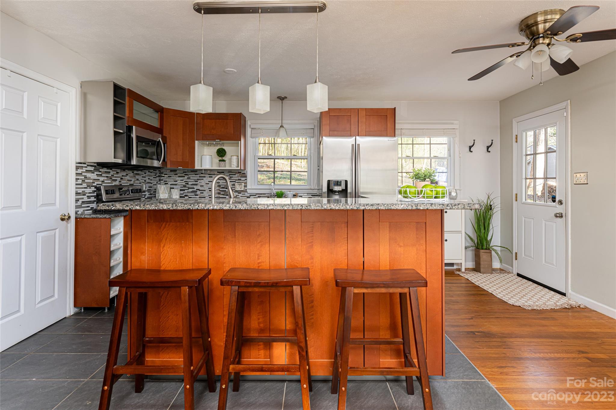 Royal Pines - Residential