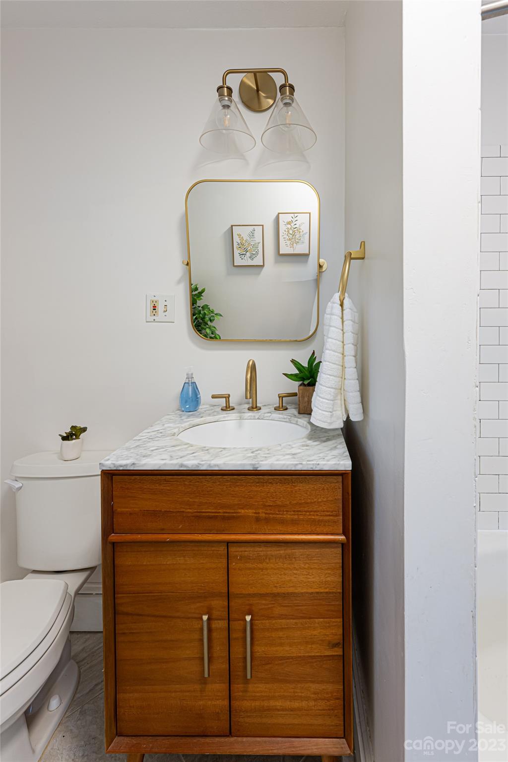 Royal Pines - Residential