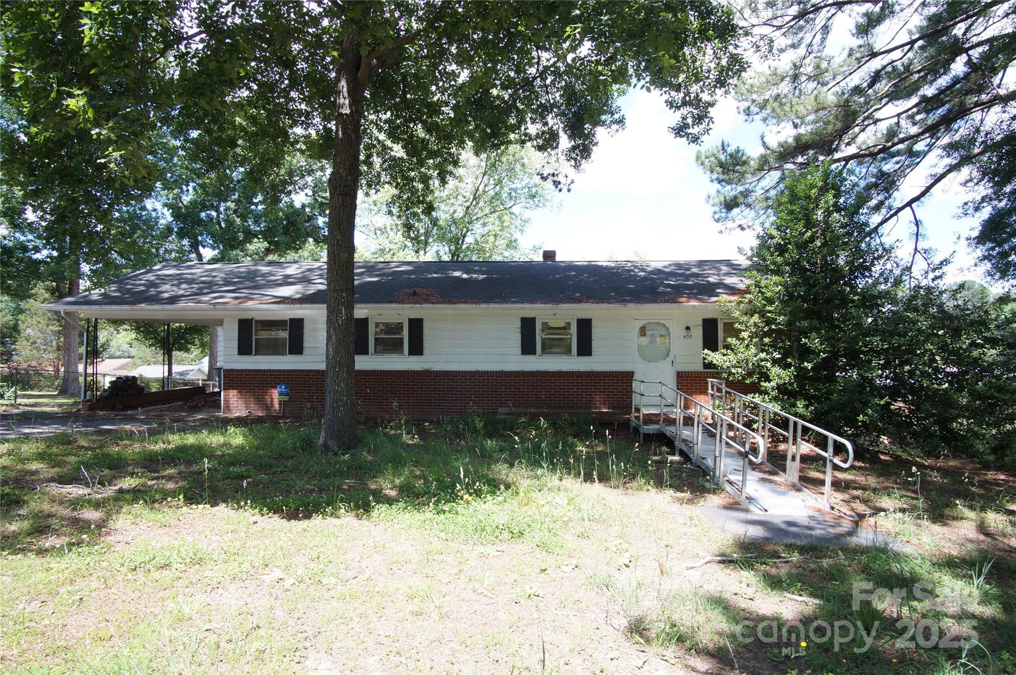 402 Villa Street