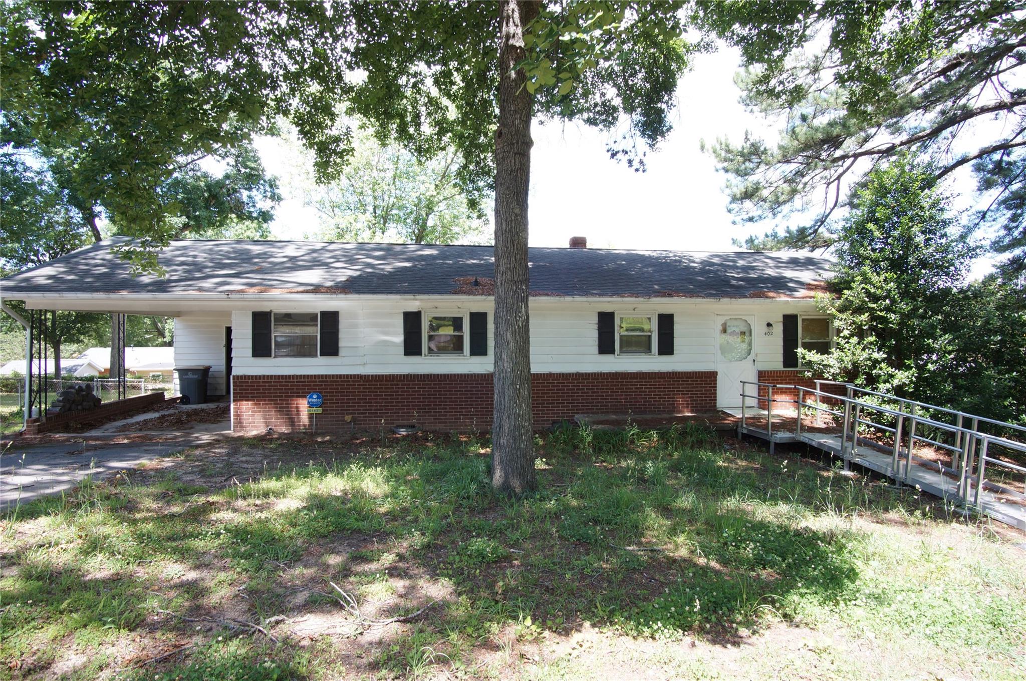 402 Villa Street