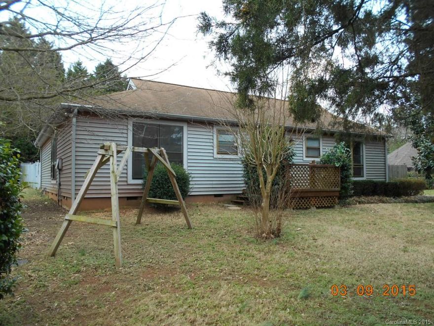 Seller has electronically accepted an offer. Contract documents and bank addendums pending execution. Across from Runde Field.1 story with wood siding. The back of the lot borders the golf course. There is a tall privacy fence and an in ground pool. The lot is level with many large trees. Pitcairn Park with waterfront picnic tables and playground is just a few steps away.There is a huge family room with a fireplace.