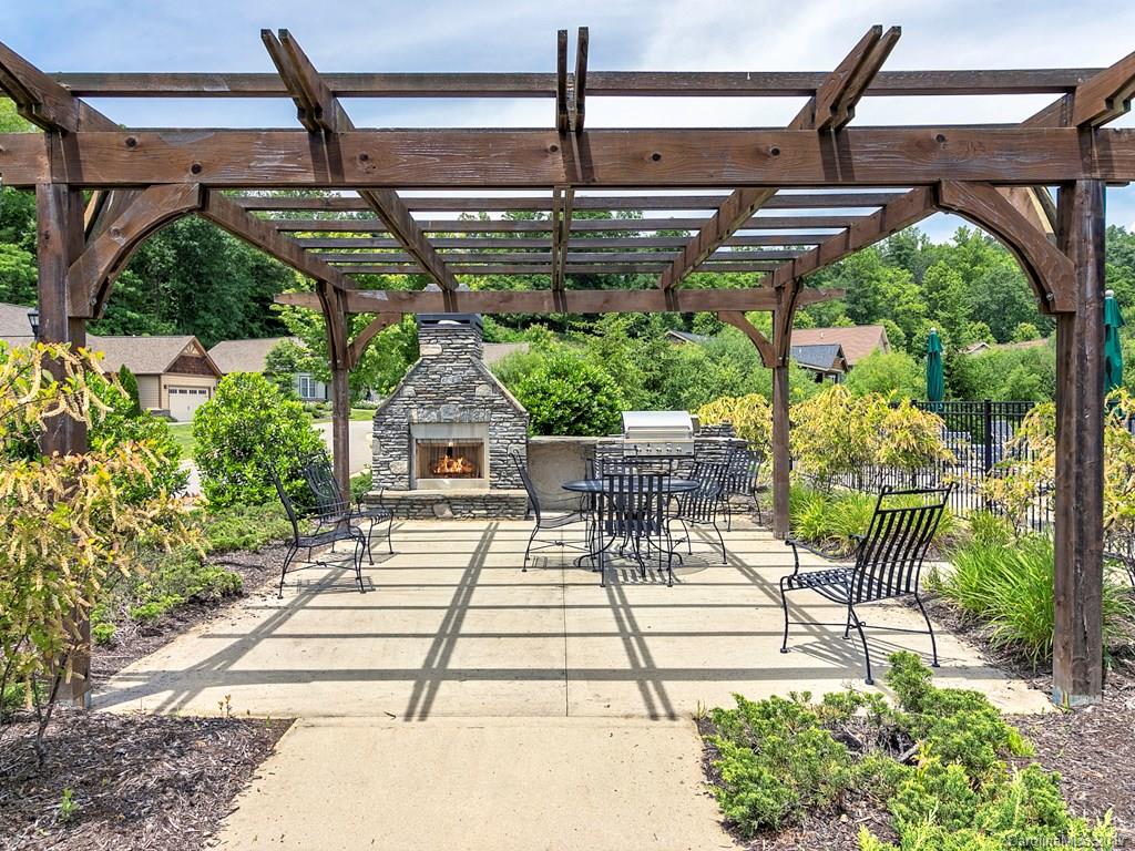 Pinebrook Farms - Residential