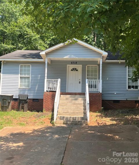 Photo of 6718 Rockwell Boulevard, Charlotte, NC 28269 (MLS # 4337070)