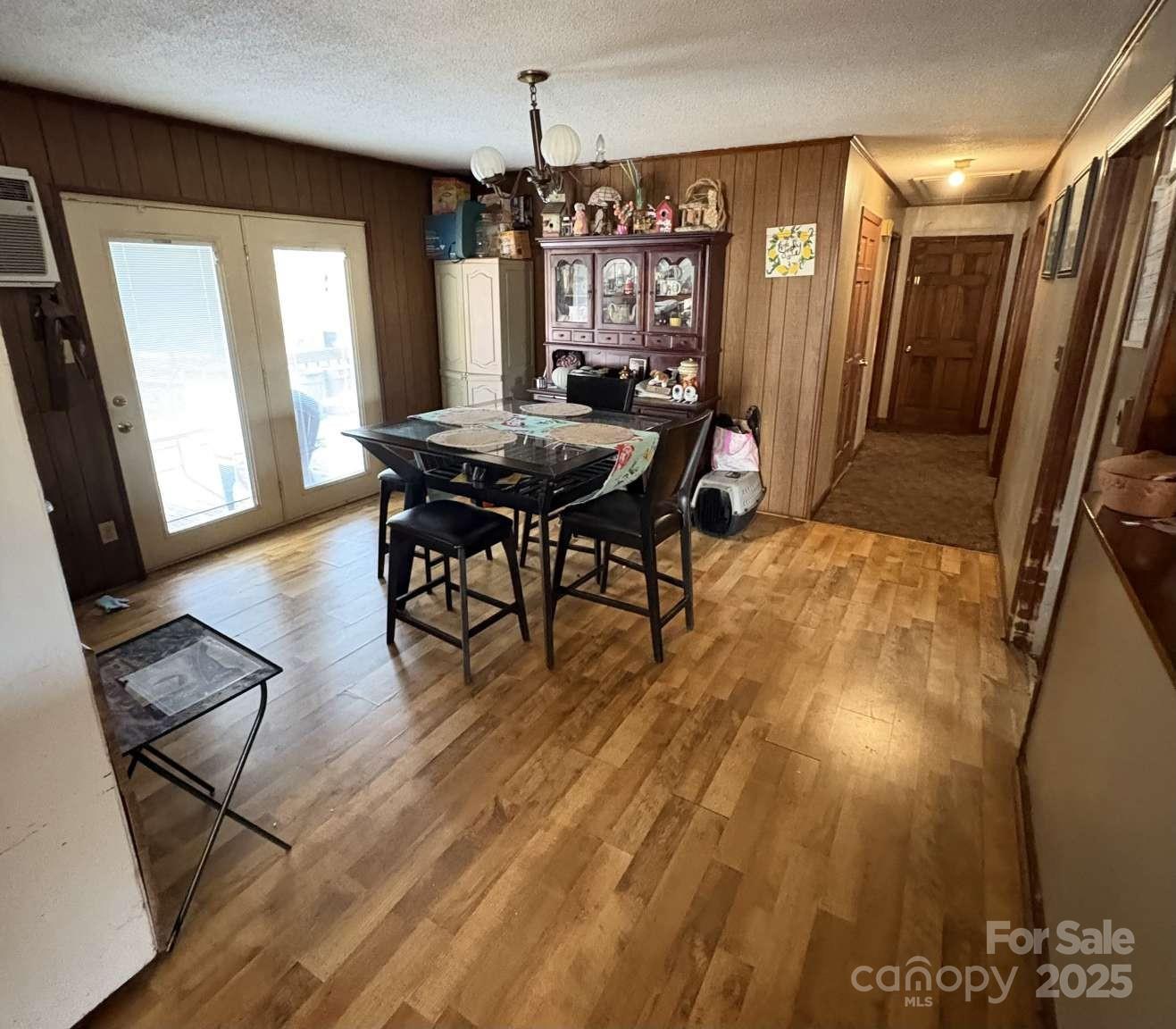 3289 Pine Tree Street