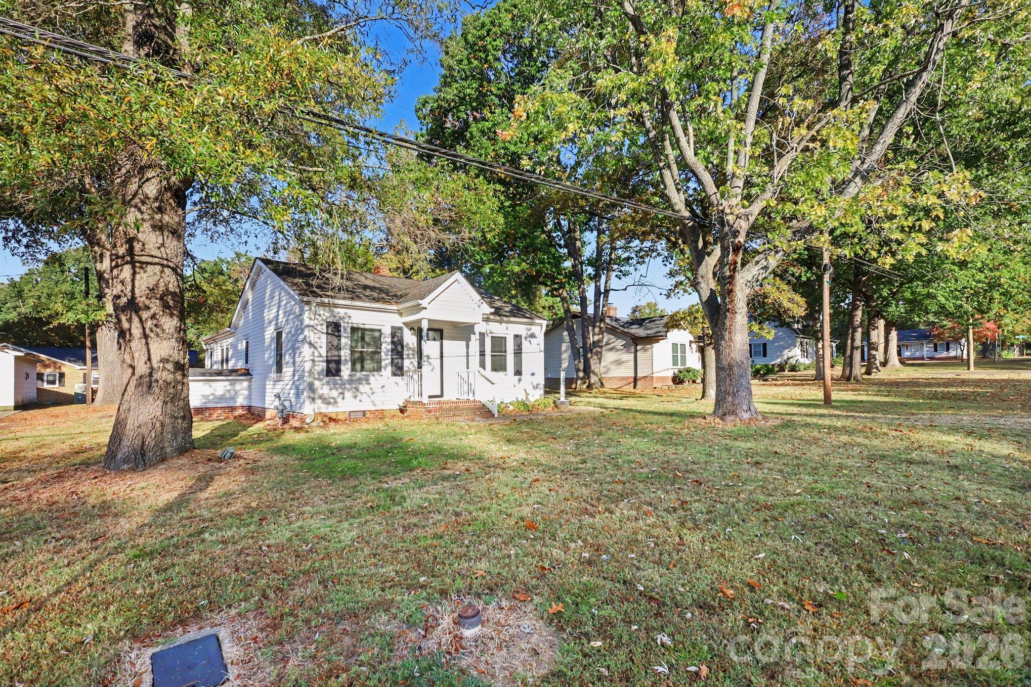 1445 Midlake Road
