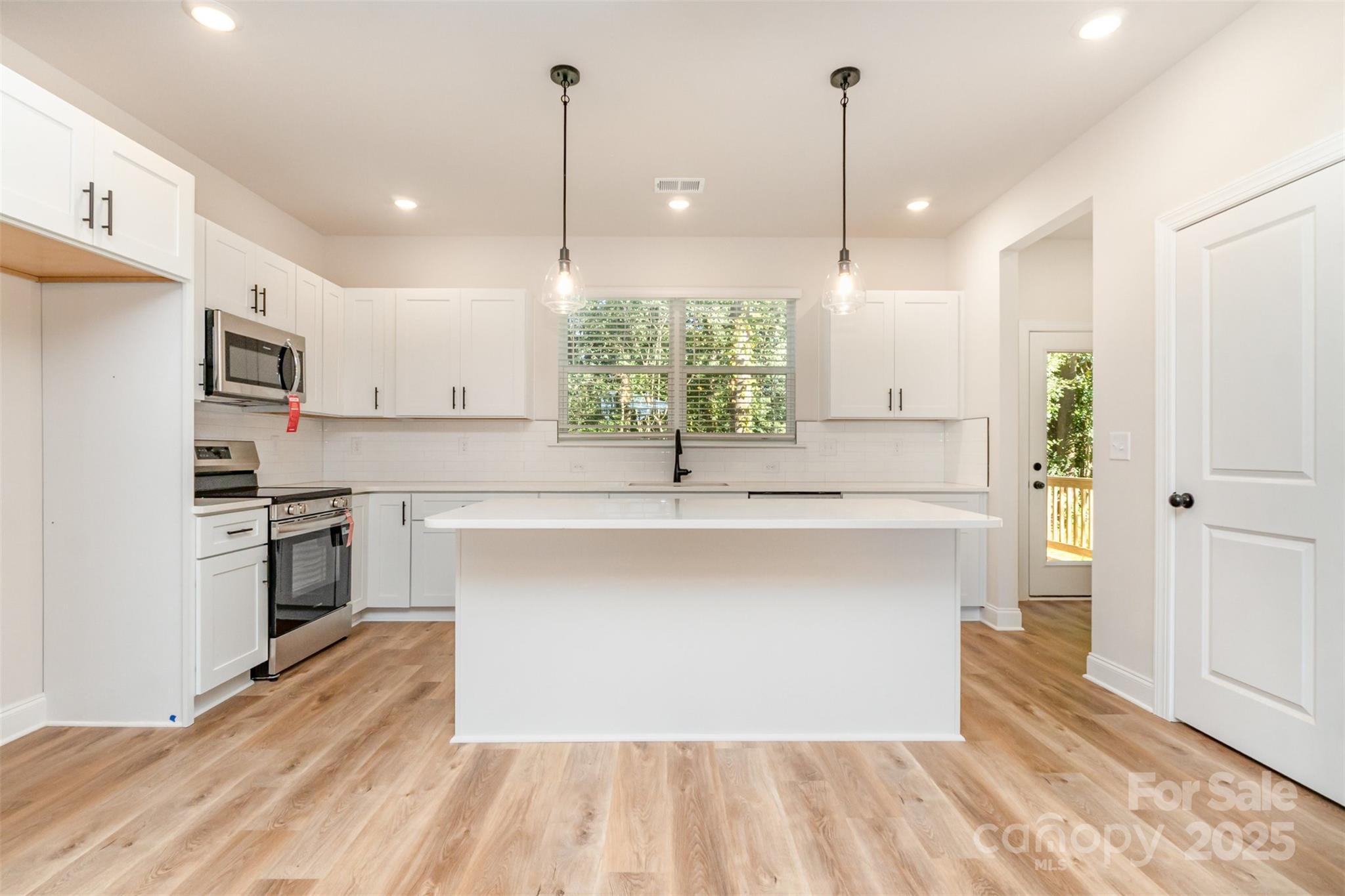 318 6th Street