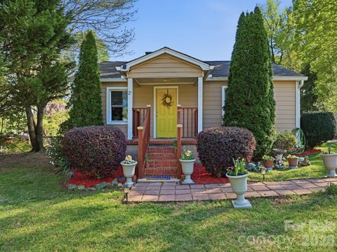 Photo of 6223 Macon Street, Charlotte, NC 28208 (MLS # 4363262)
