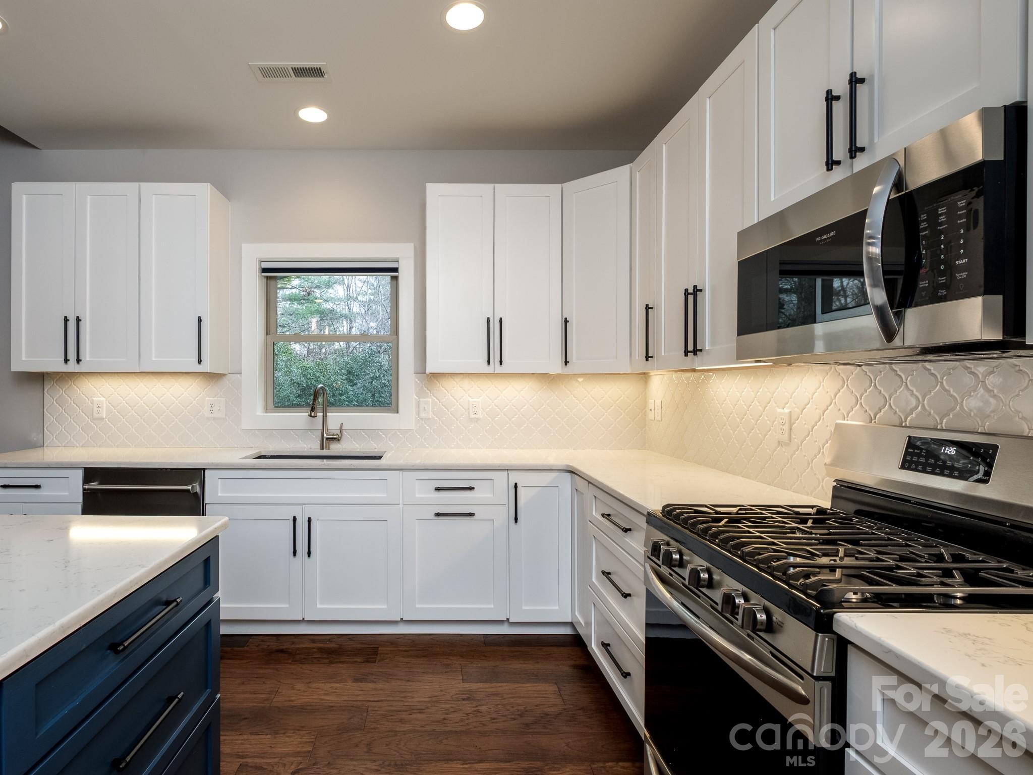 Connestee Falls - Residential