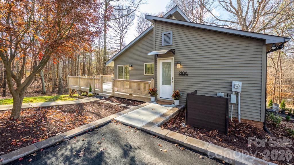 2106 Lynmore Drive