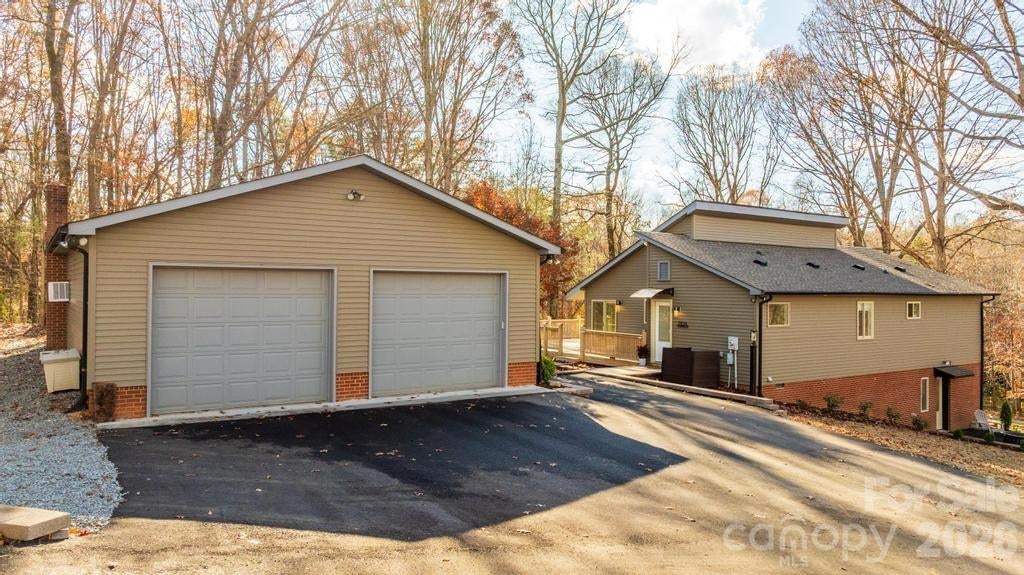 2106 Lynmore Drive