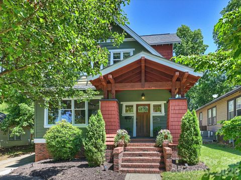 Photo of 2024 Rozzelles Ferry Road, Charlotte, NC 28208 (MLS # 4388979)
