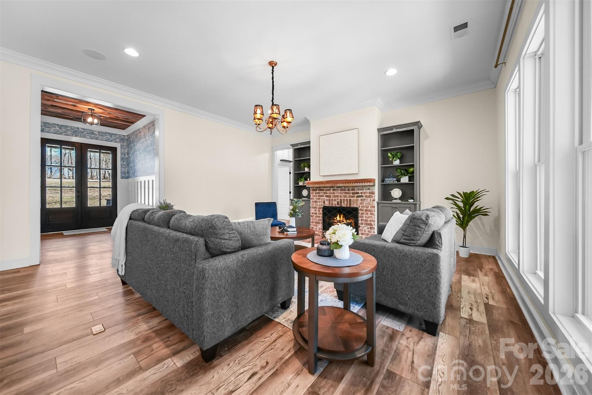 2586 Lee Lawing Road