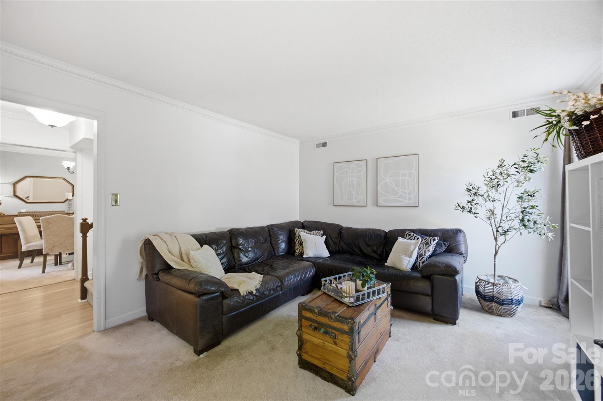 2811 Creekbed Lane