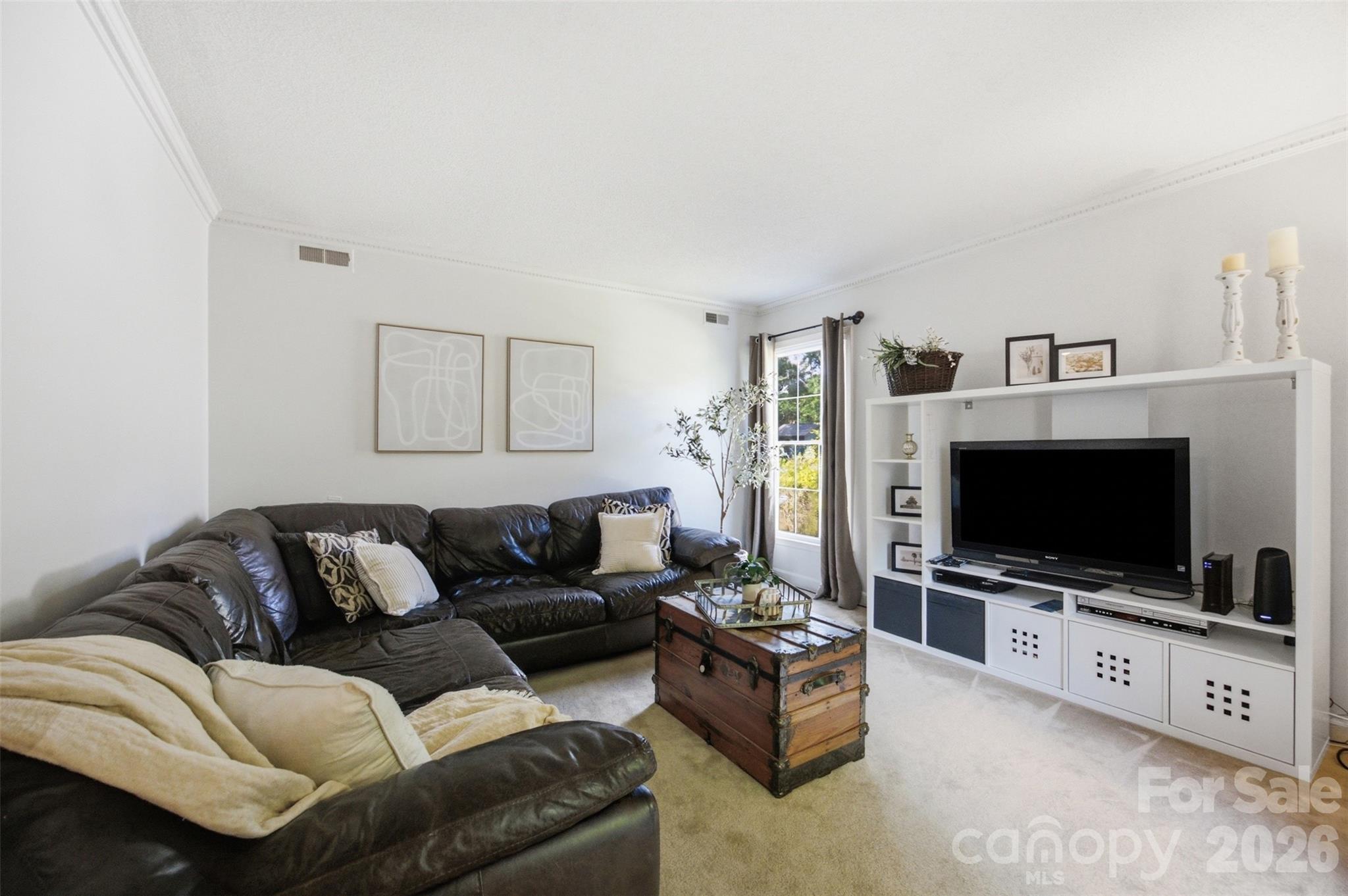 2811 Creekbed Lane