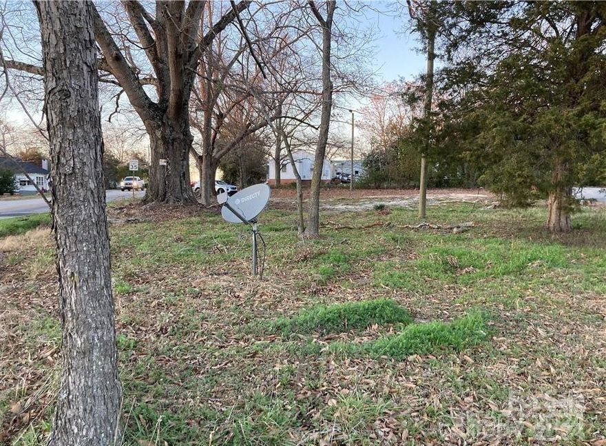 Check out this fantastic lot! It's a charming .28 +/- acre lot perfect for building your dream home or a mobile home as per county. Located just outside Kershaw city limits on 521, it's a short stroll to Dollar General and restaurant. There is a septic, although it needs inspection with no guarantees. County Water tap is available. Home on this property was removed, it's time for a fresh start. Make sure to verify all the details, and give us a call to schedule your appointment!