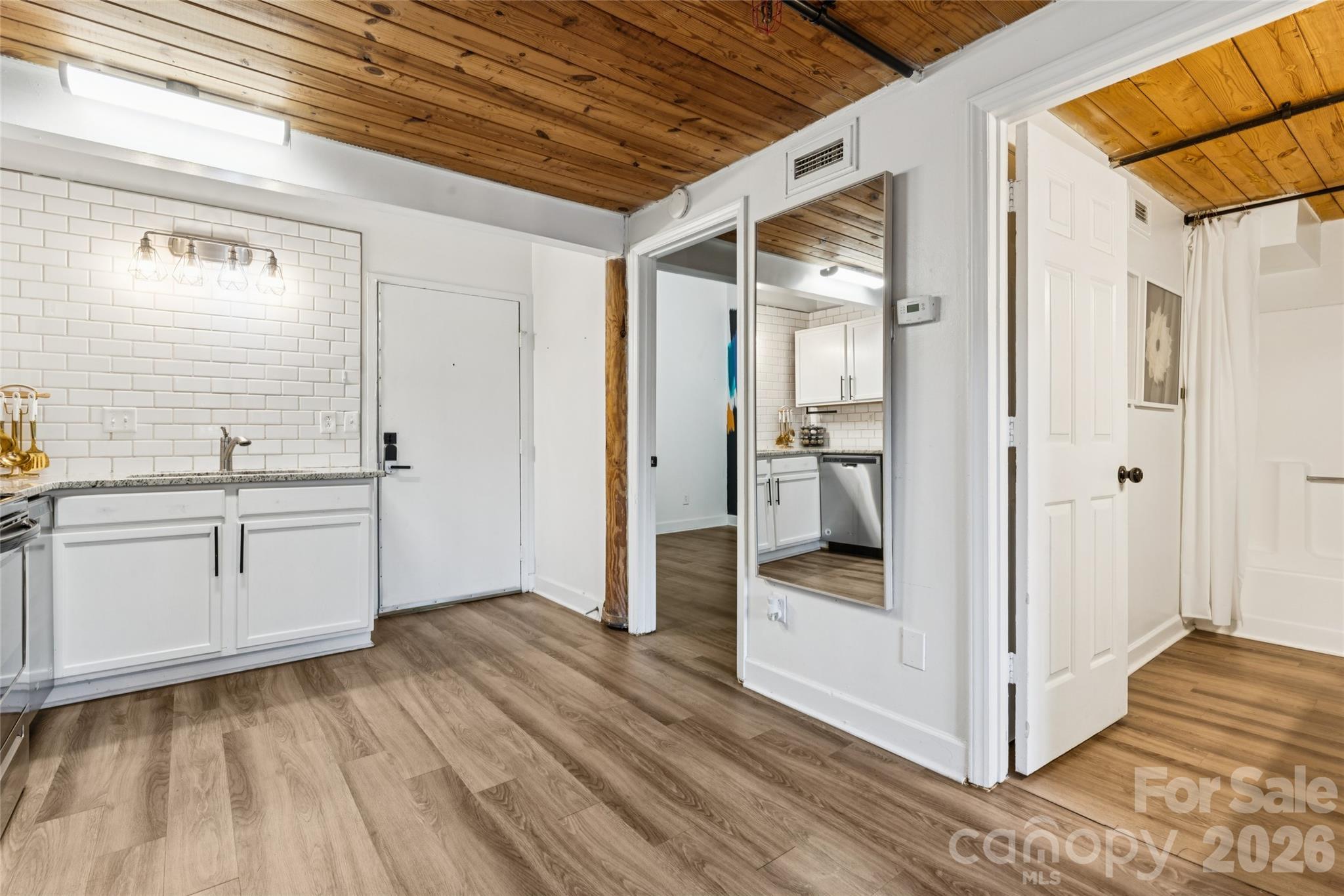 201 S Hoskins Road 111