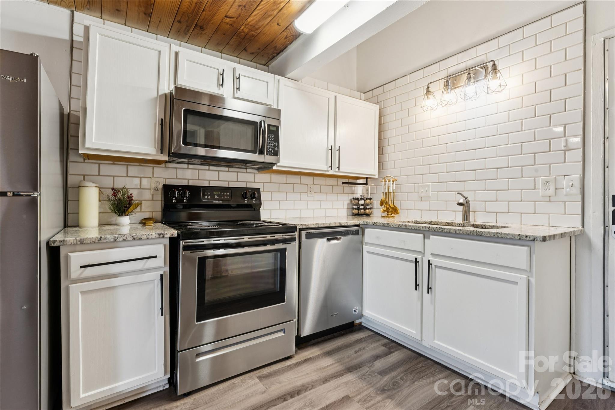 201 S Hoskins Road 111