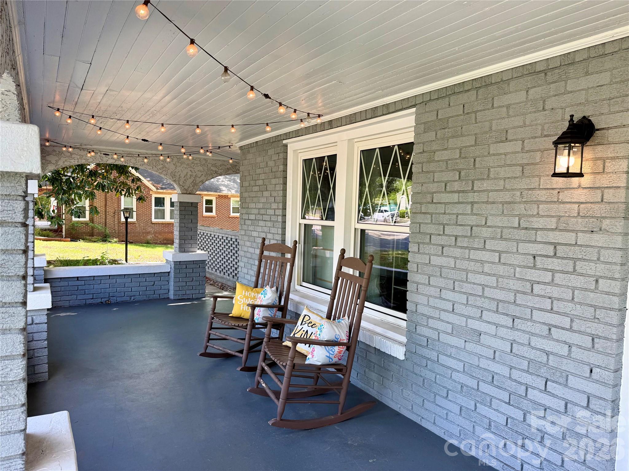 2709 N Main Avenue