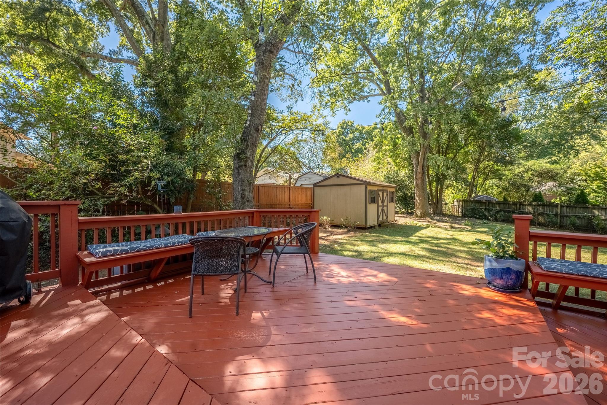 1912 Wedgedale Drive