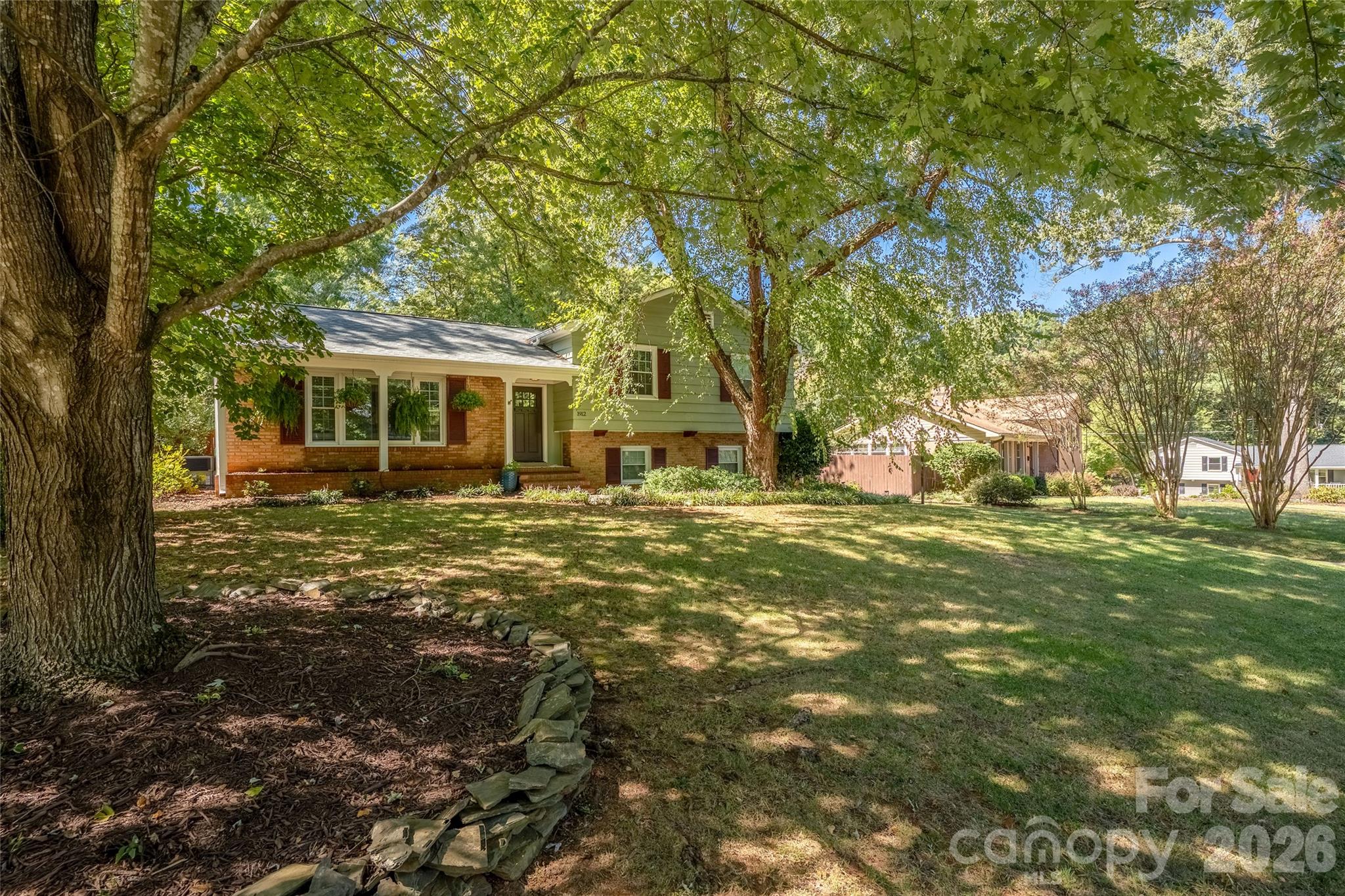 1912 Wedgedale Drive