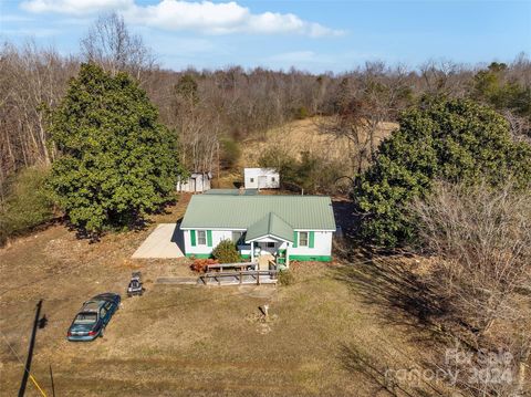 Photo for 203 Chestnut Grove Road