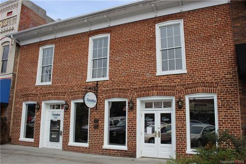 218 N Main Street Hendersonville NC 28792