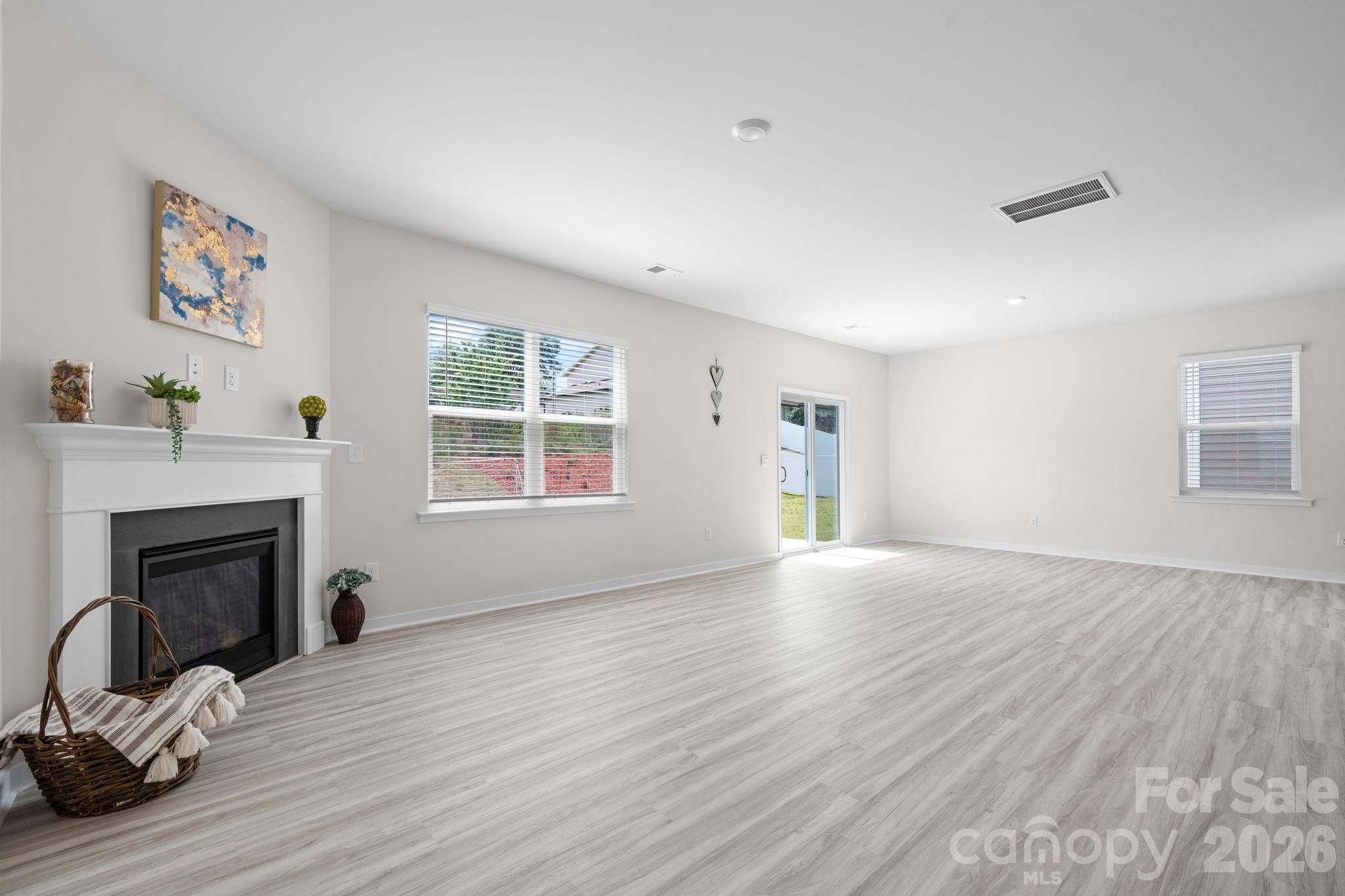 The Hamptons at Hickory - Residential