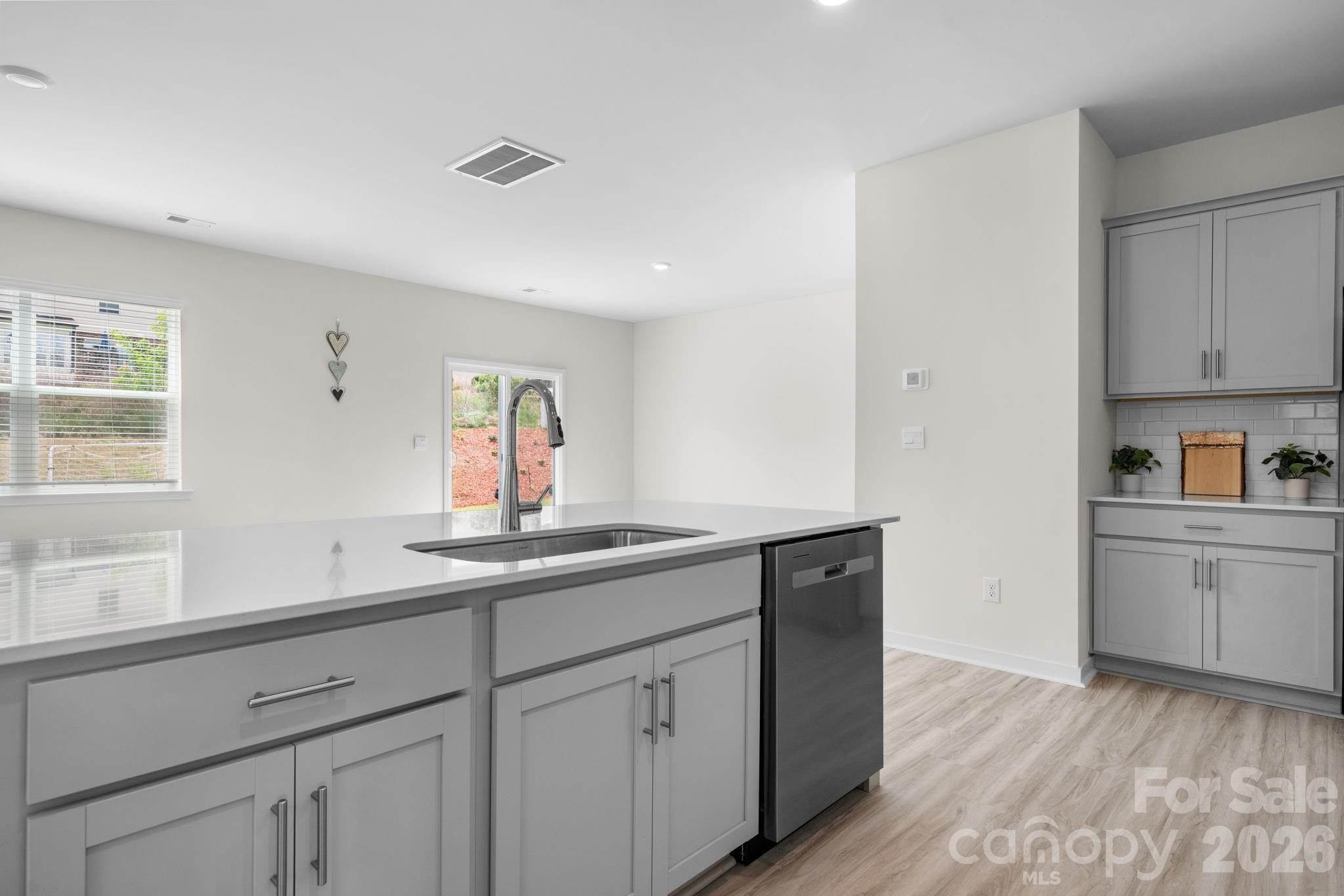 The Hamptons at Hickory - Residential