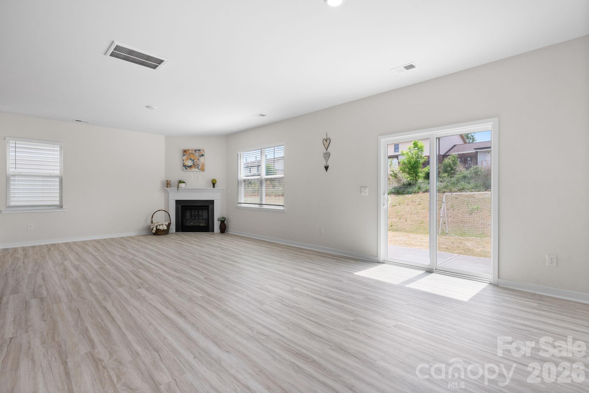 The Hamptons at Hickory - Residential