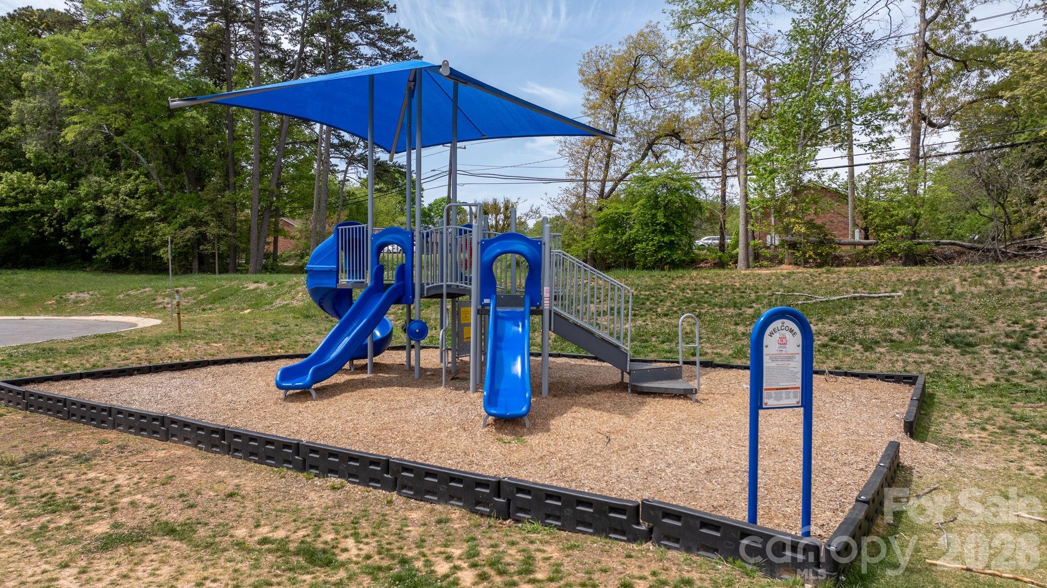 The Hamptons at Hickory - Residential